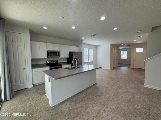 Building Photo - 3078 Alpin Dr