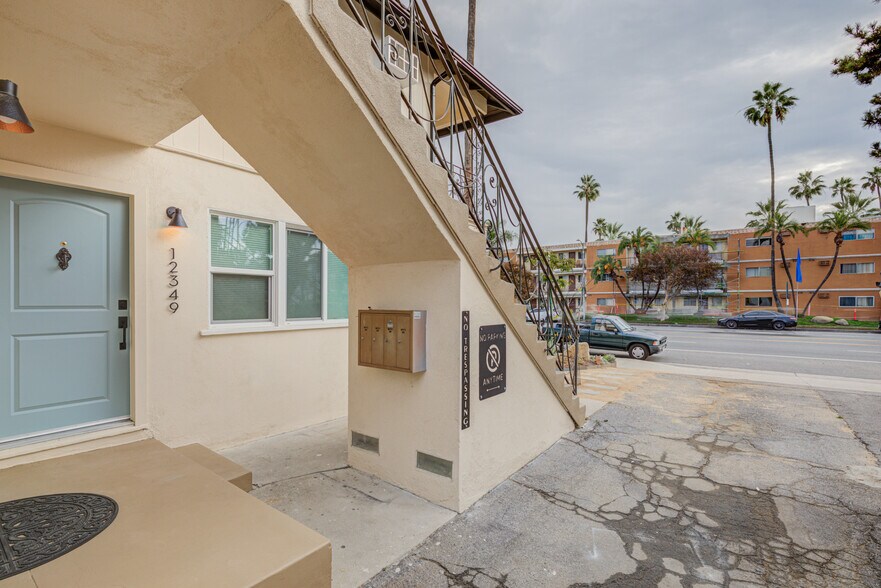 Building Photo - 12349 Riverside Dr