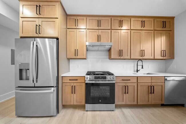 Building Photo - 124 Glenwood Ave