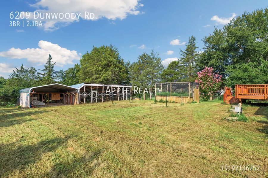 Building Photo - 6209 Dunwoody Rd