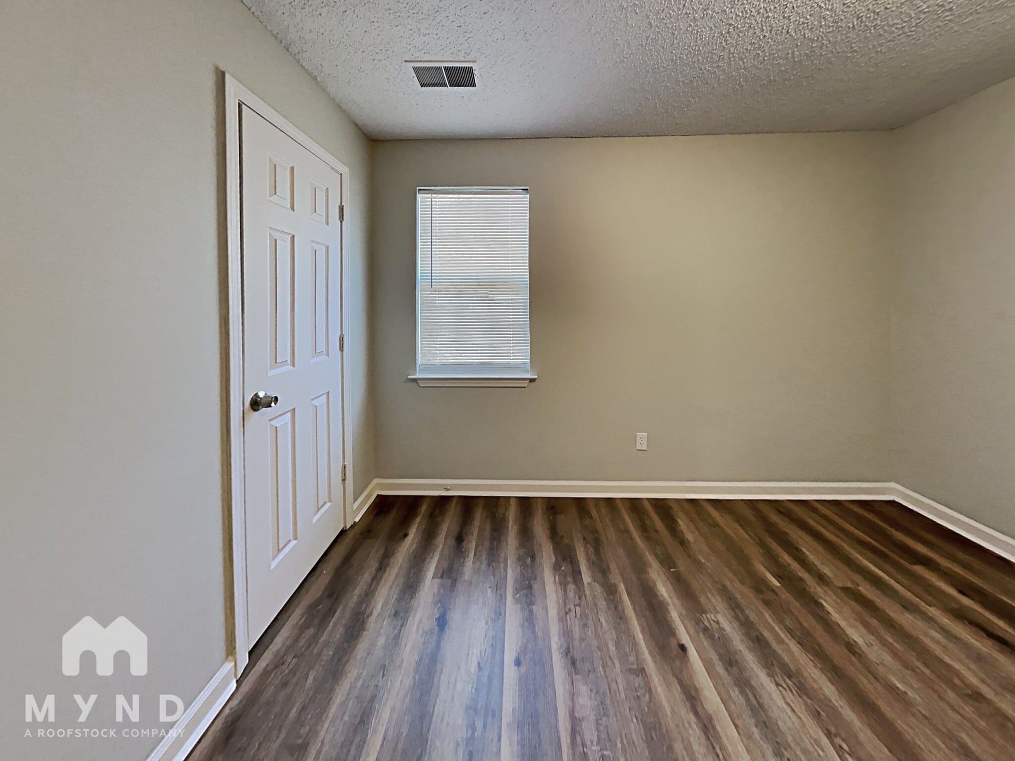 Building Photo - 2025 Plantation Pkwy