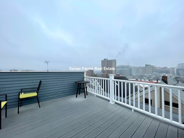 Building Photo - 15 Eldora St