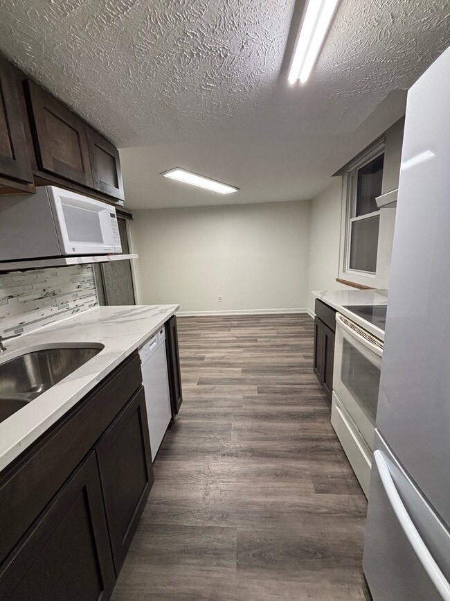 Building Photo - 120 S 38th Ave