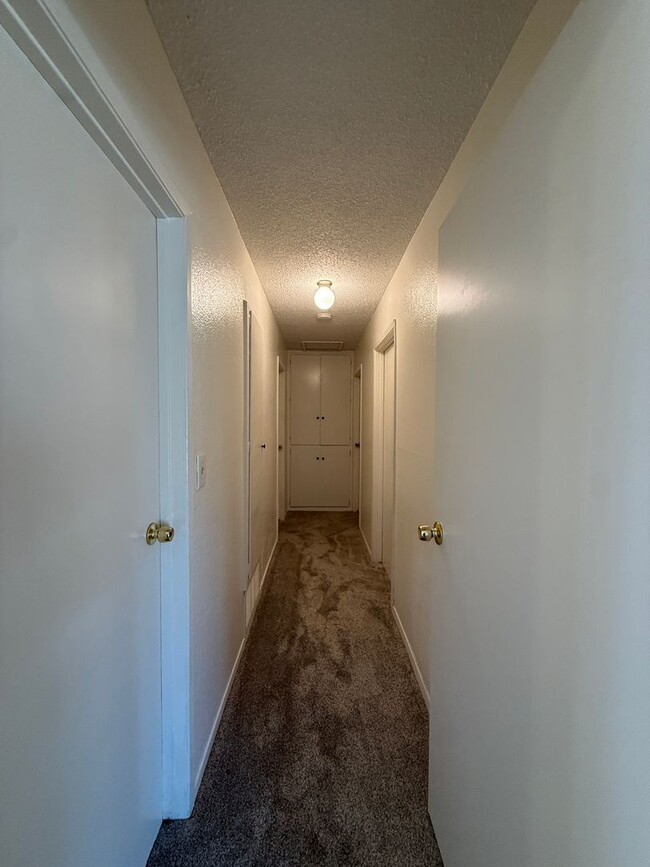 Building Photo - Orcutt Single Story Ranch Style Home Near Waller Park/Highway 135