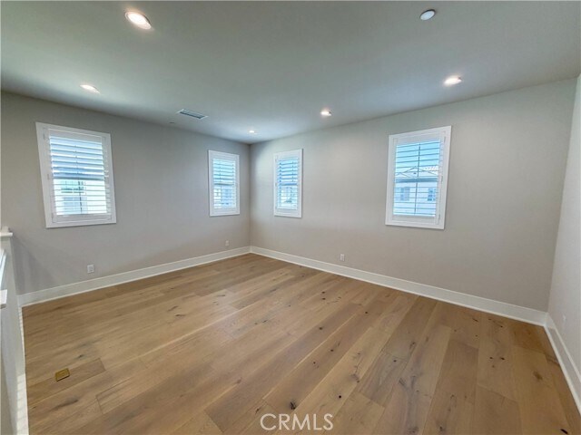Building Photo - 115 Mossvine