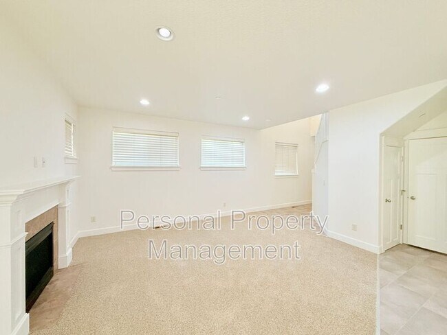 Building Photo - 3368 NW 47th Dr