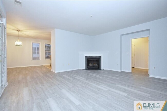 Building Photo - 636 St Andrews Pl