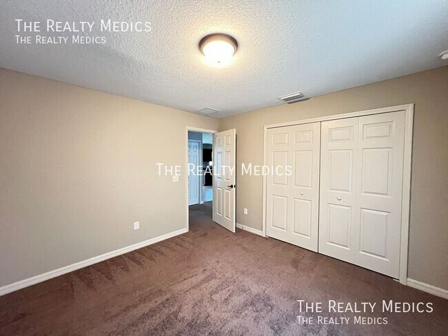 Building Photo - 36 Malauka Run Dr