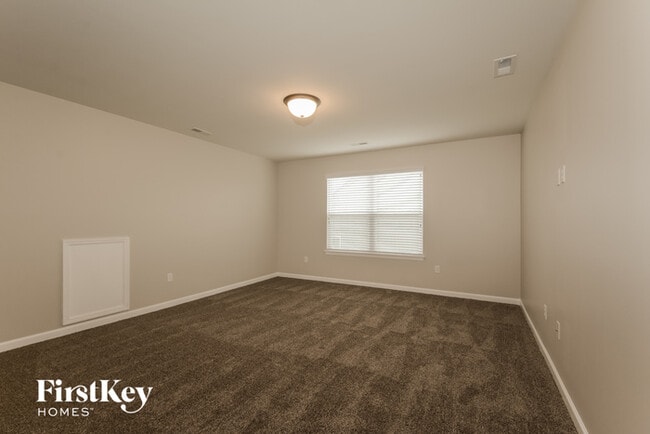 Building Photo - 2357 Banon Dr