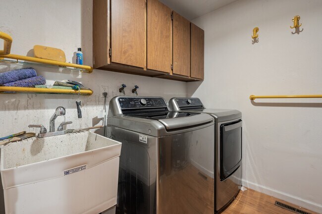 Building Photo - 2020 Fairmount St