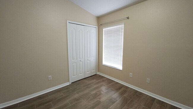 Building Photo - 7955 Carriage Pointe Dr