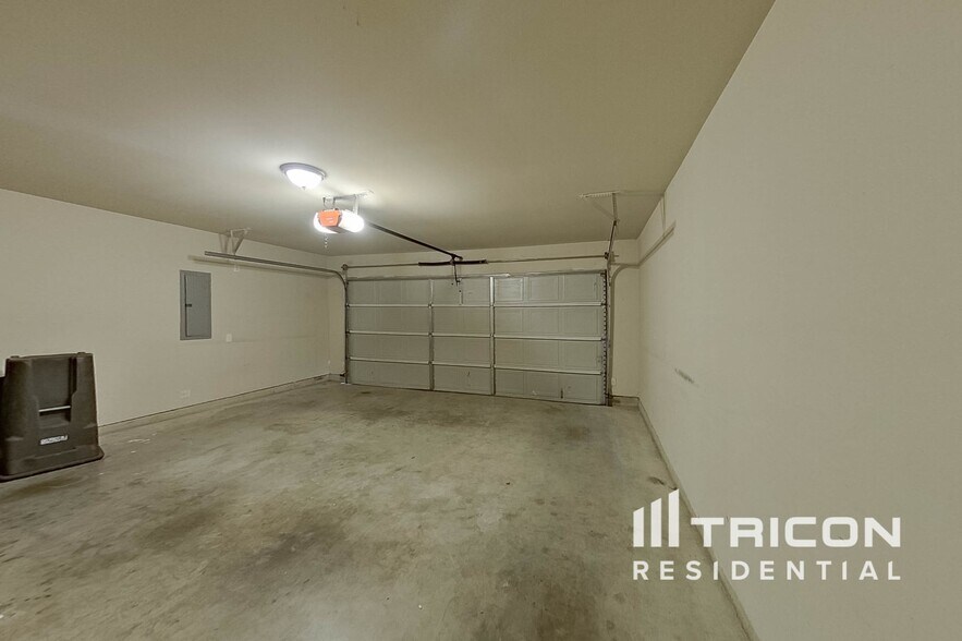 Building Photo - 6332 Spring Ranch Dr