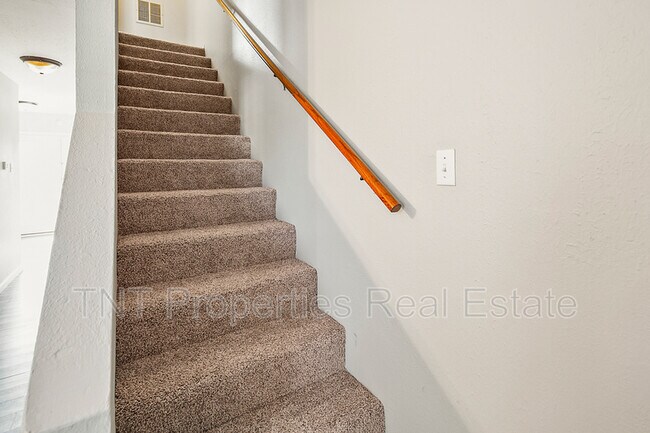 Building Photo - 2914 Prairie Flower Cir