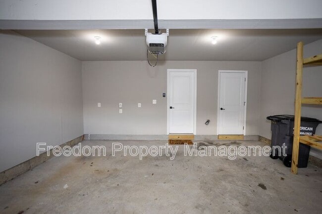 Building Photo - 2023 Serviceberry Rd