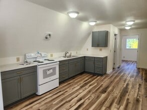 Building Photo - Brand-New Apartment with All Utilities Paid!