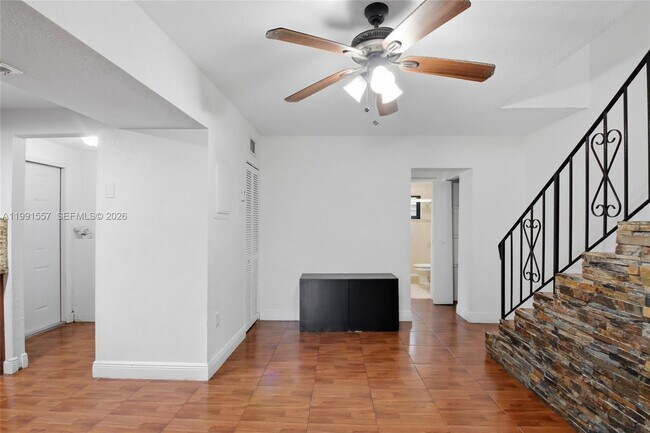 Building Photo - 3210 SW 26th St