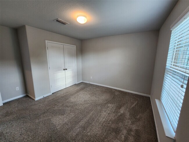 Building Photo - 1310 Central Heights Dr