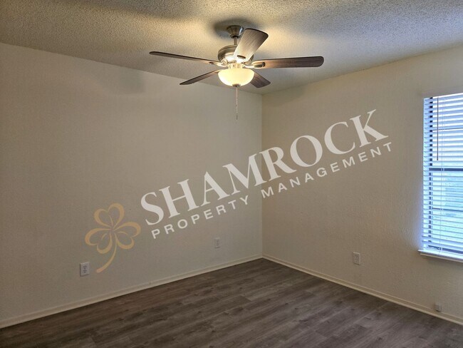 Building Photo - 3/2 Arrowhead Estates Home