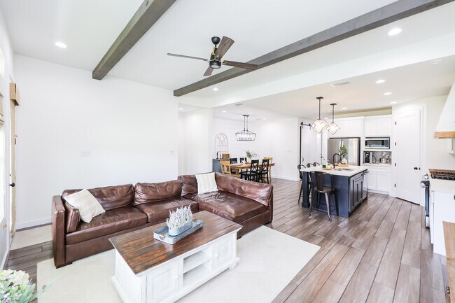 Building Photo - 1419 Calamian Dr