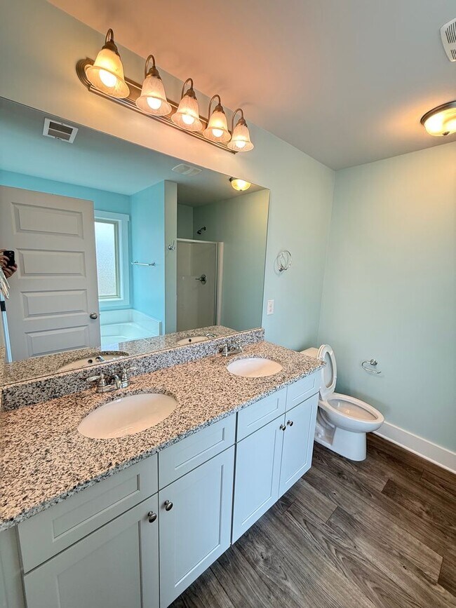 Building Photo - Beautiful 3BR/2.5BA Home in Jennings Mill ...