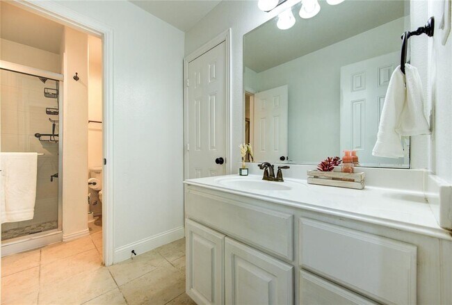 Building Photo - 27818 Pinpoint Crossing Dr