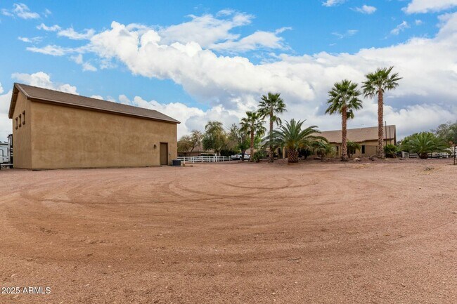 Building Photo - 9768 W Prospector Dr