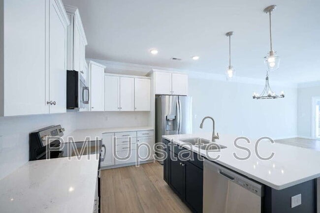 Building Photo - 49 Fair Vlg Ln