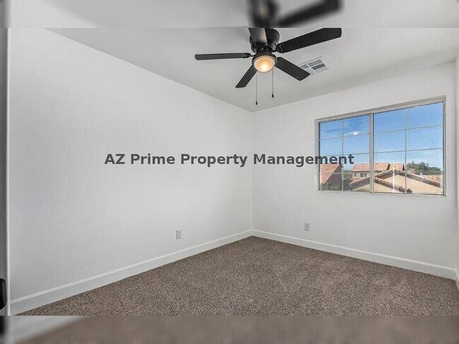 Building Photo - 4233 E Raven Rd