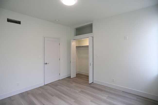 Building Photo - OPEN HOUSE: Sunday (7/20) 1:30pm-2:00pm. F...