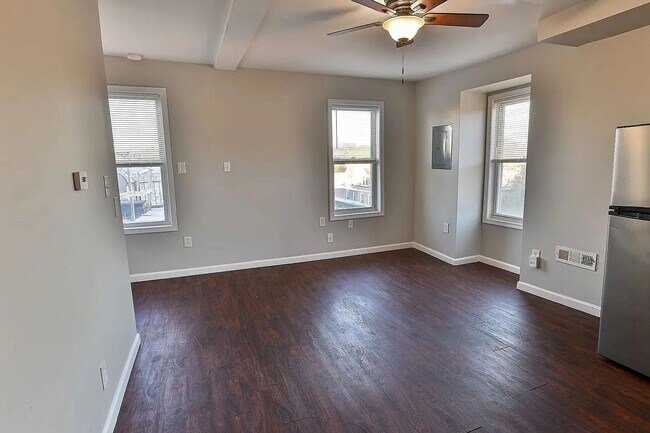 Building Photo - 1540 N 5th St