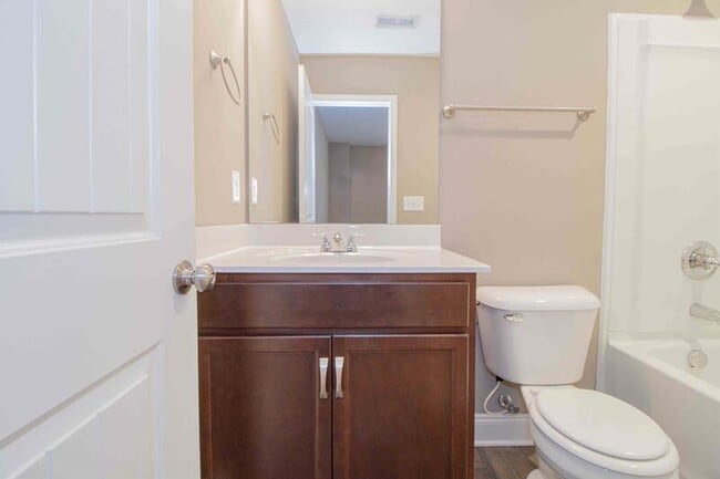 Building Photo - 325-D Landrum Pl