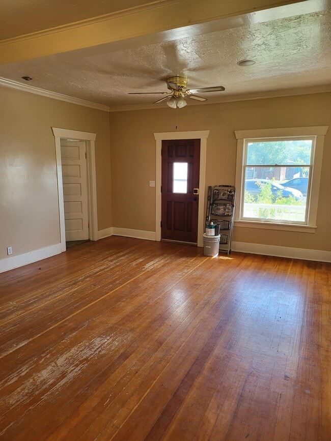 Living Room - 1411 6th Ave E