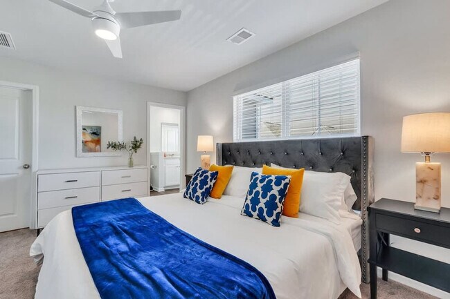 Building Photo - 321 Dogwood Cir