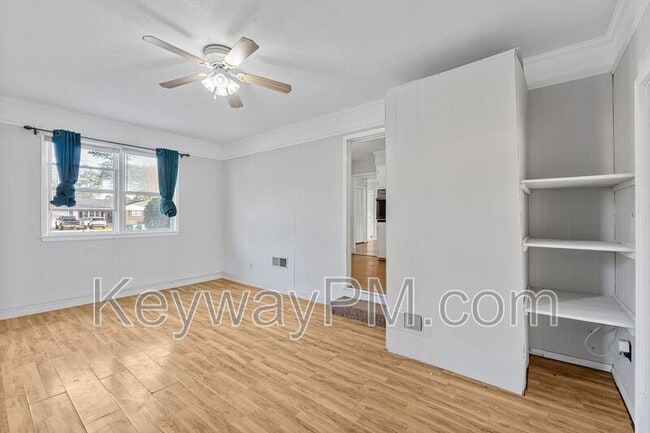 Building Photo - 116 Thomas Dr