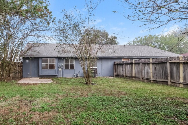 Building Photo - 2438 Autumn Springs Ln