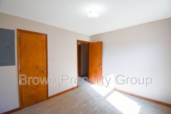 Building Photo - 5827 Labonte Dr