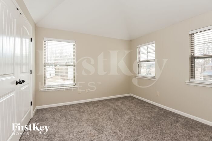 Building Photo - 5605 Horsebarn Ct