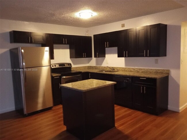 Building Photo - 5845 Blueberry Ct
