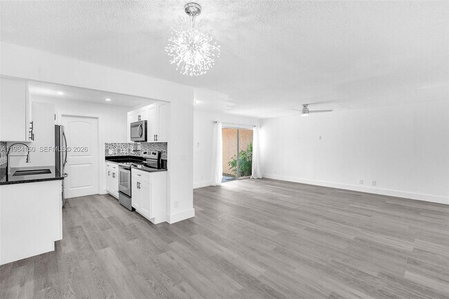 Building Photo - 7344 SW 8th Ct