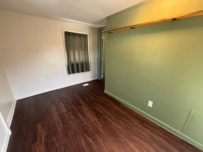 Building Photo - 167 West Ave