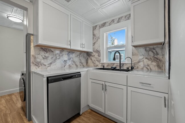 Building Photo - 1935 Maddy Ln