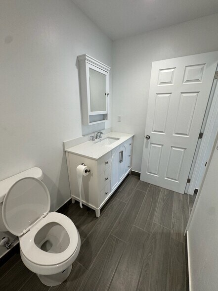 Bathroom - 1128 Jefferson St