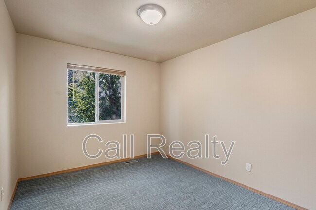 Building Photo - 2714 N Fox Ln