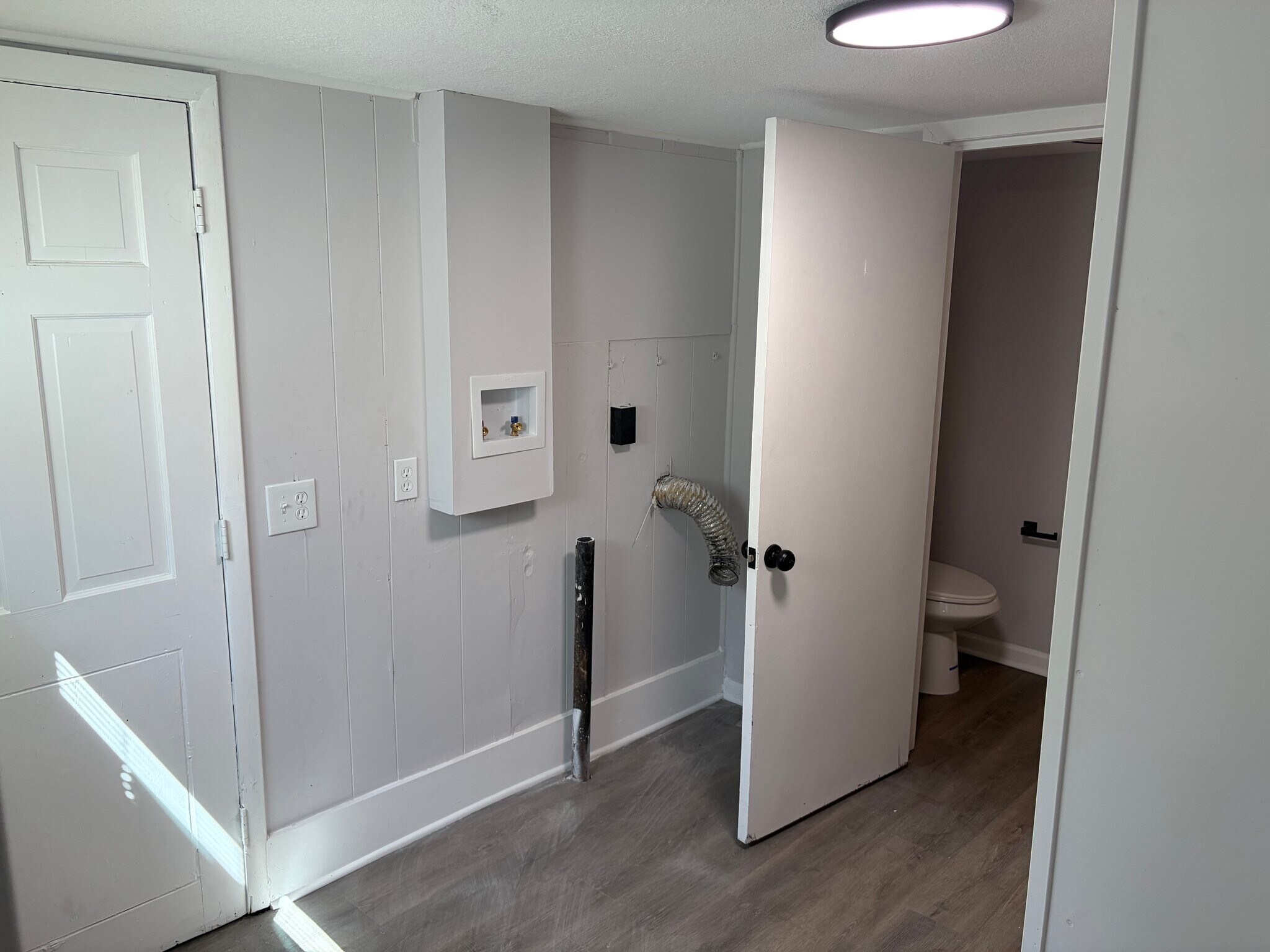 Building Photo - 7838 James A Reed Rd