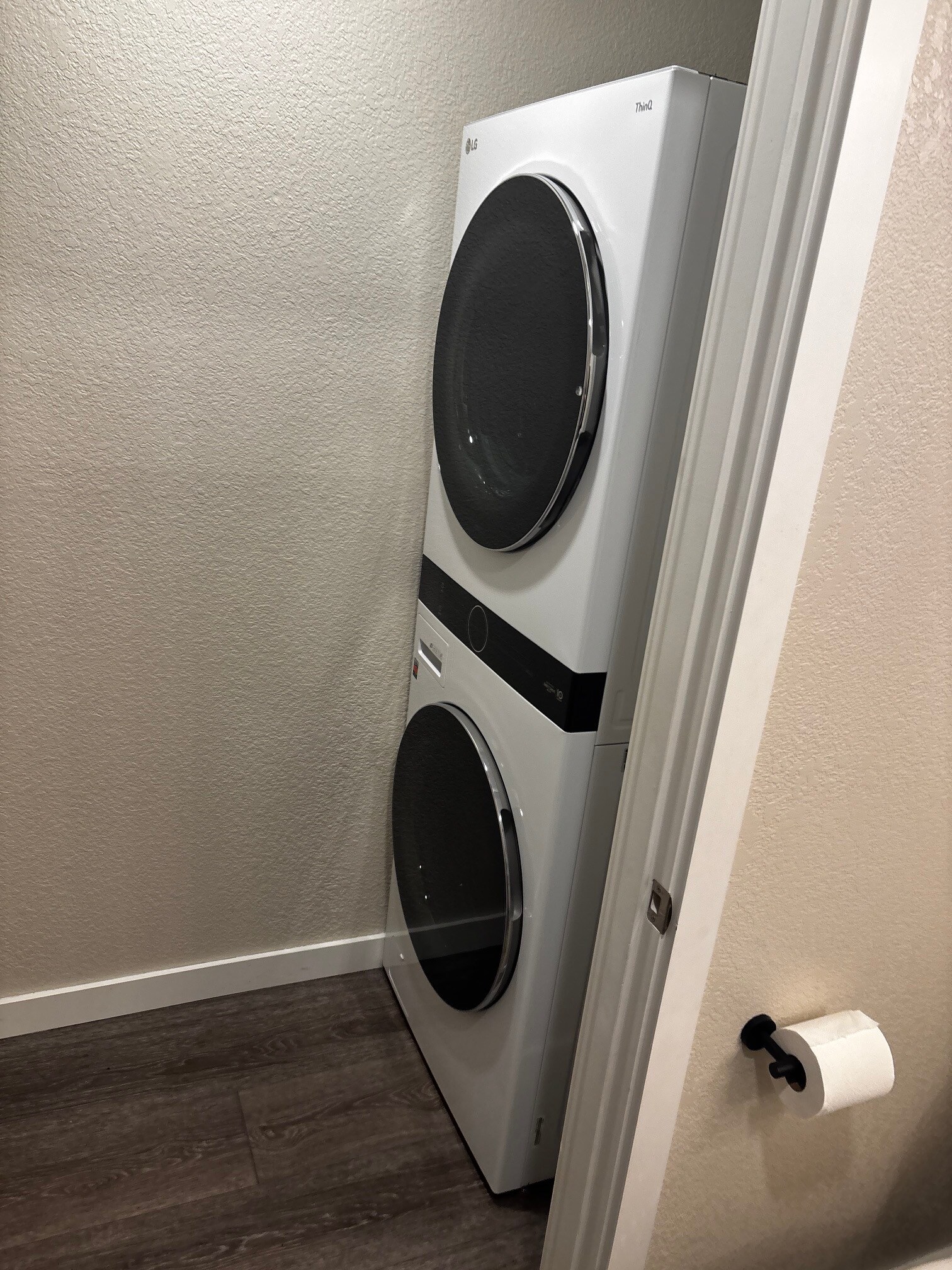 full size HE stacked washer/dryer - 8204 Mentra St