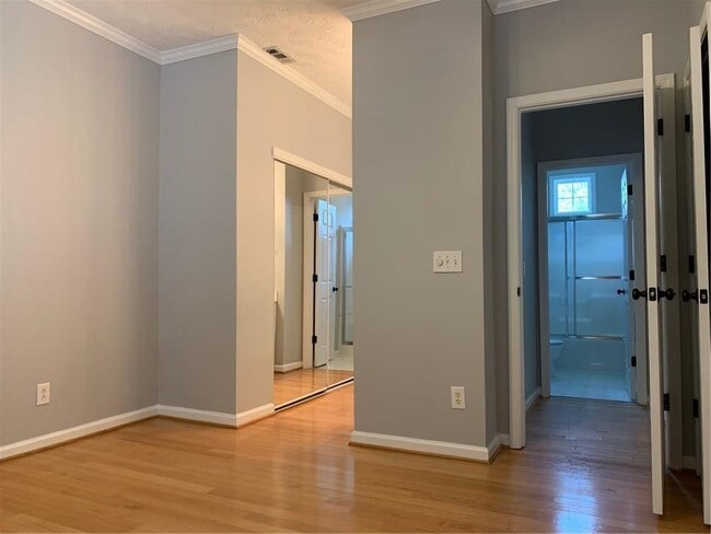 Building Photo - 320 Harmony Ct