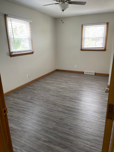Bedroom - 2737 E Ave NW