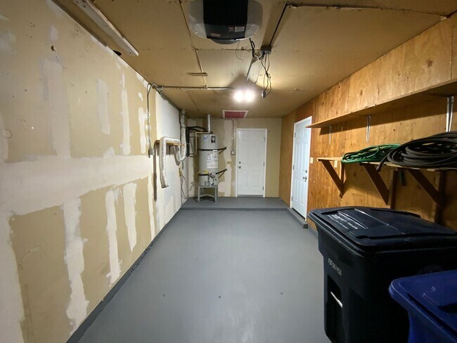 Building Photo - 4 Bedroom Single Story Home Available Near Tramway Blvd NE & Lomas Blvd NE!