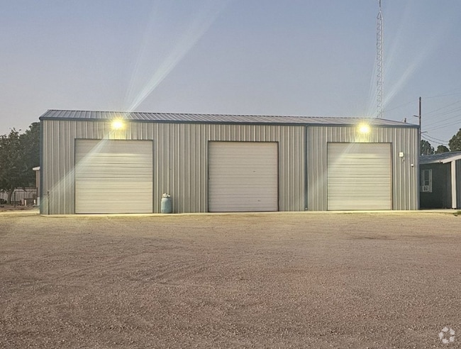Building Photo - 210 Fulbright