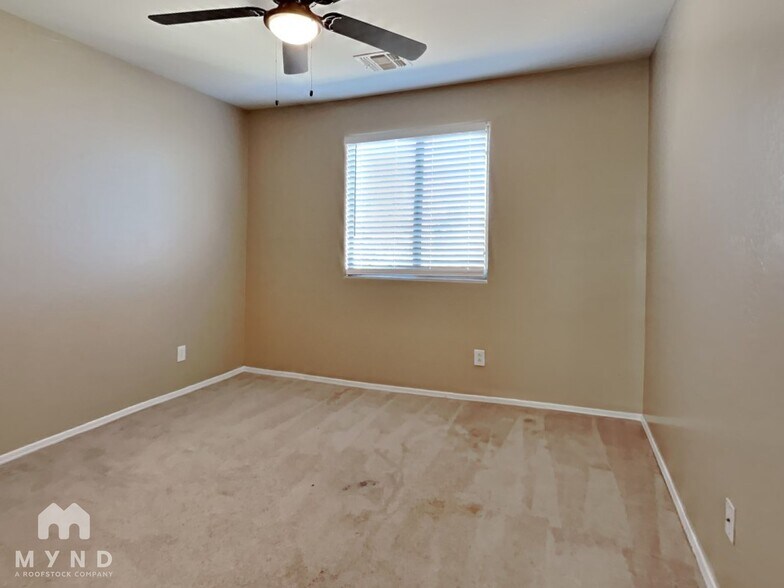 Building Photo - 4732 W Dill Ave